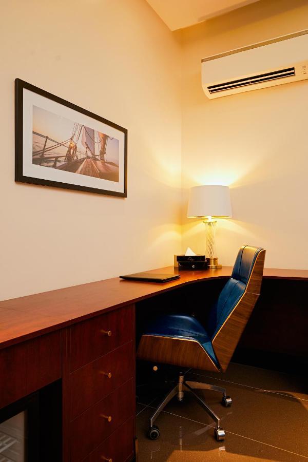 The Yacht Hotel Sea Front Lekki Phase 1 Lagos Extérieur photo