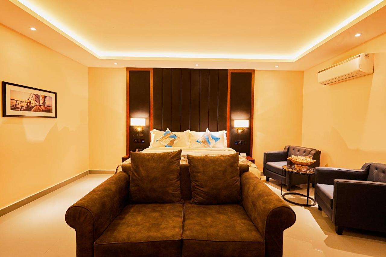 The Yacht Hotel Sea Front Lekki Phase 1 Lagos Extérieur photo