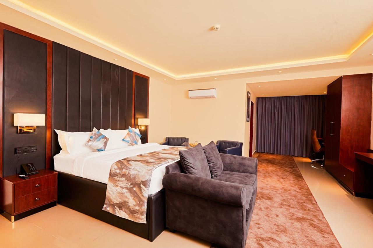 The Yacht Hotel Sea Front Lekki Phase 1 Lagos Extérieur photo